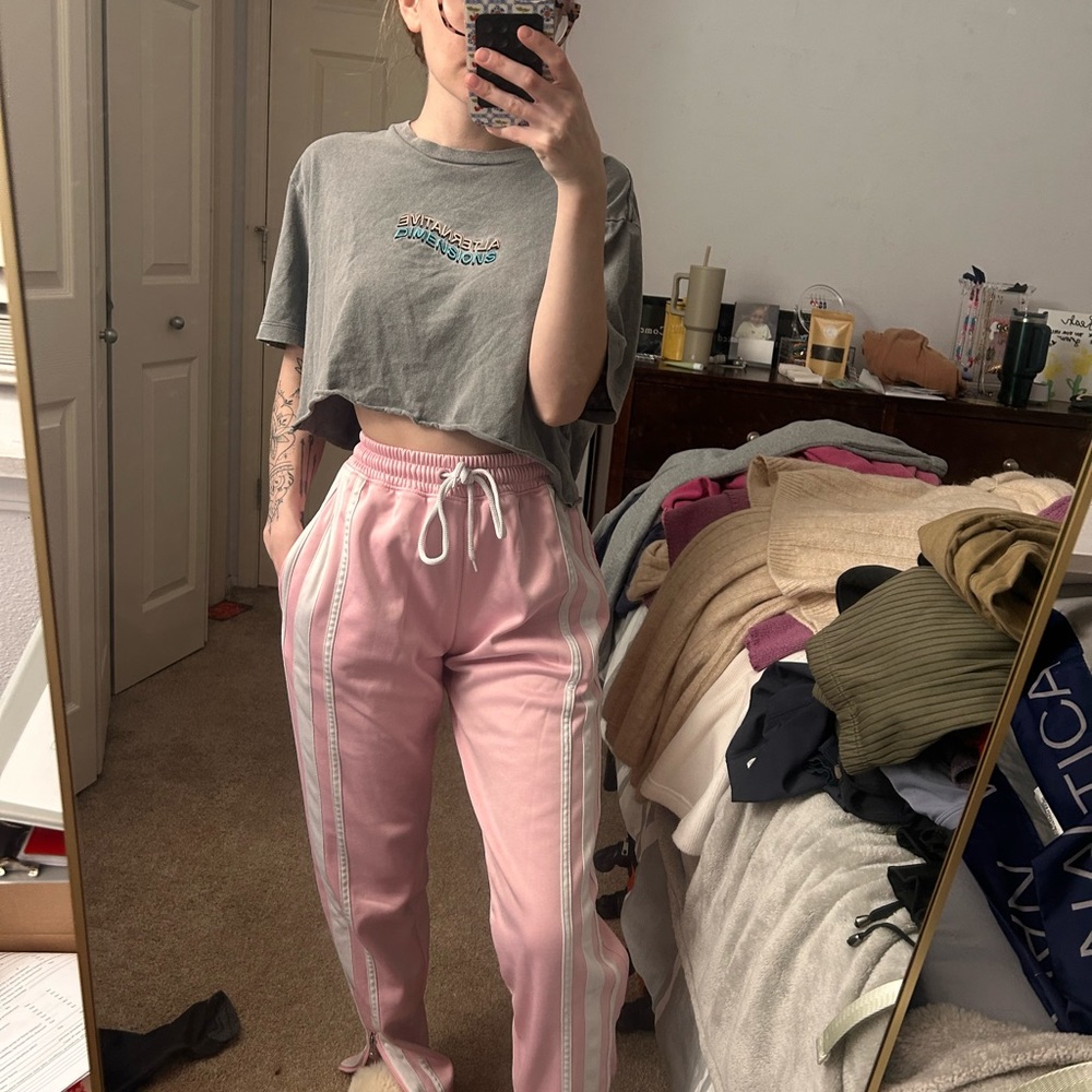 PRETTY LITTLE THING SWEATS - Picture 2 of 5